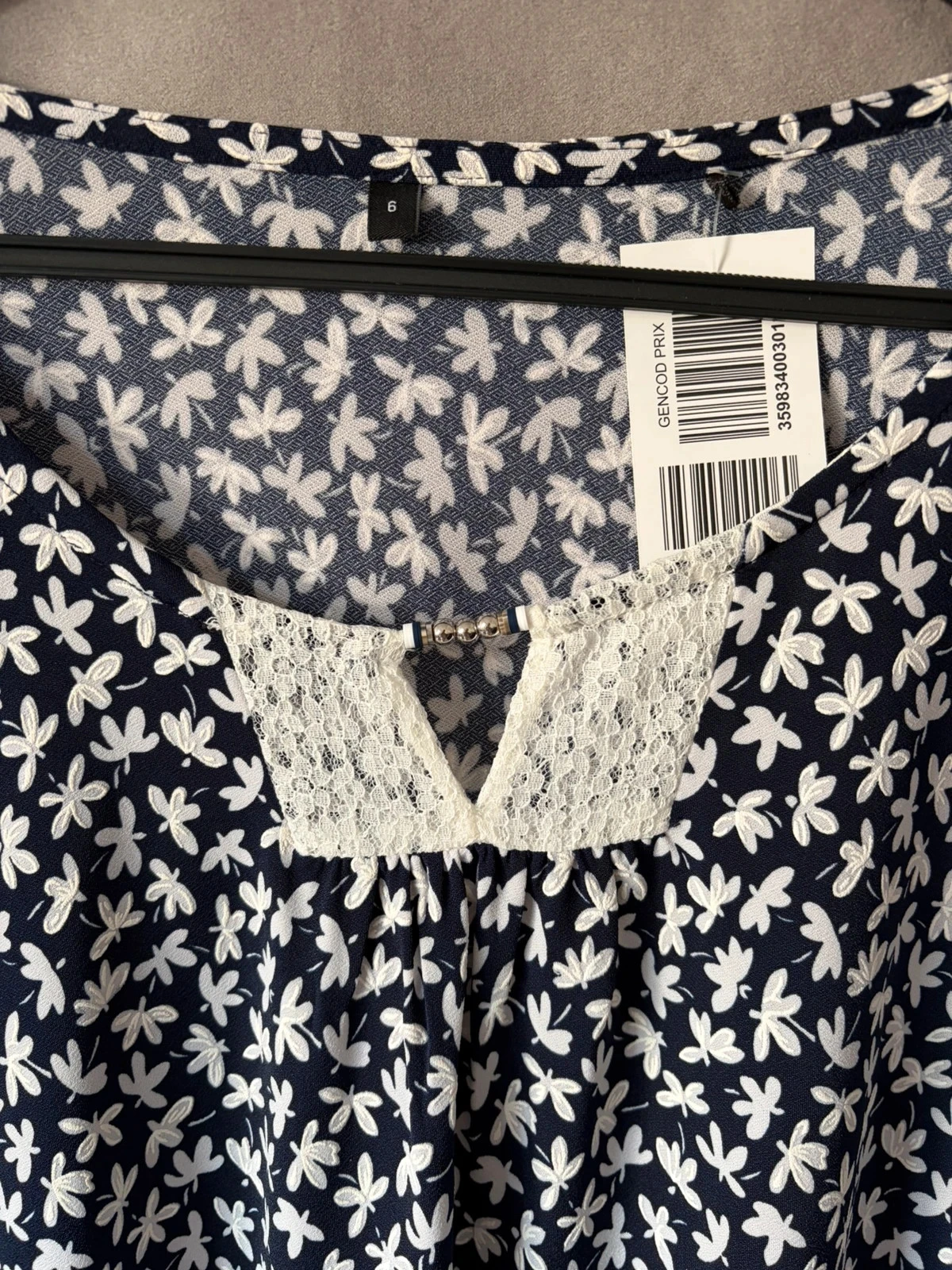 Blusa nueva azul y blanca talla 6 – photo 2